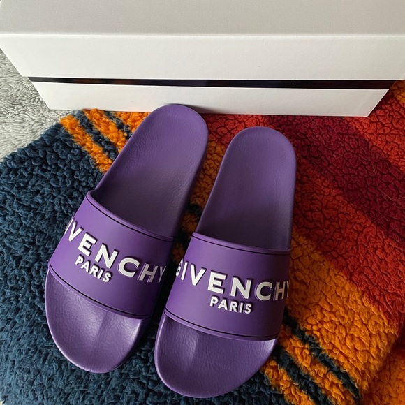 Givenchy slides 💟 - Picture 1 of 4